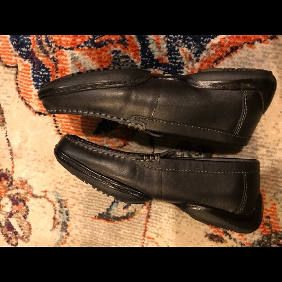 Kenneth Cole Reaction Boys Black Loafers - Picture 3 of 4